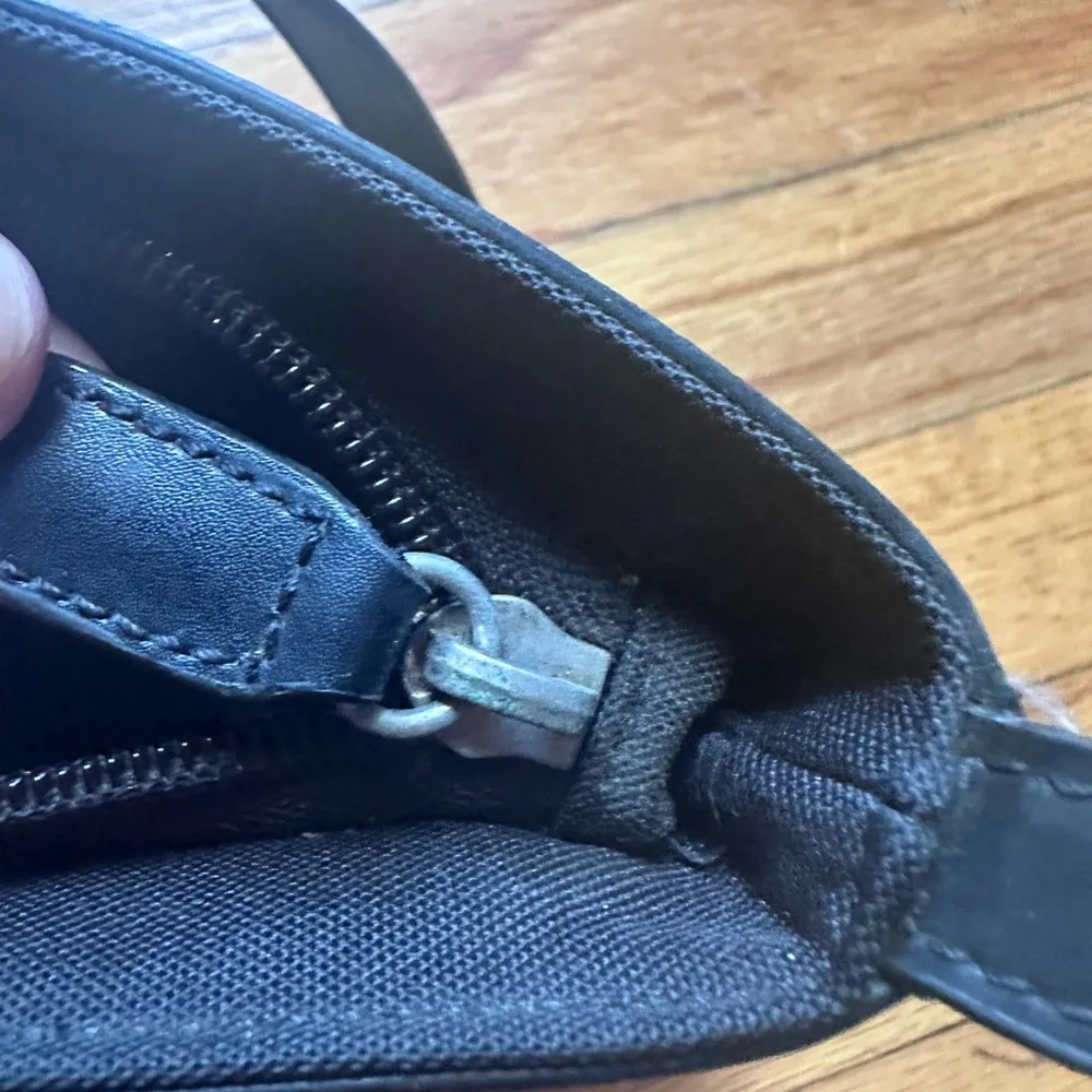 Tommy Hilfiger Black Shoulder Purse - Image 2