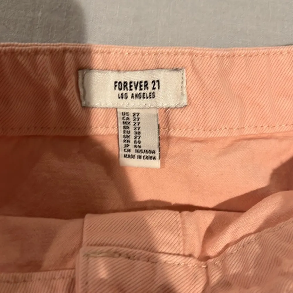 Pink button up denim skirt - Image 3