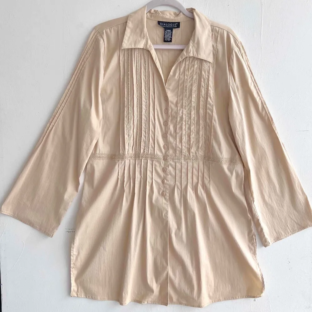Dialogue Tunic Blouse Large Tan Pleated Button Down Collared Long Sleeve NWOT - Image 2
