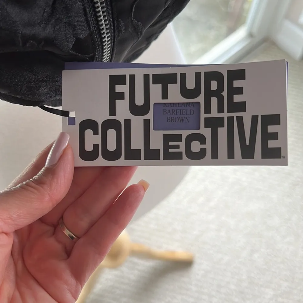 Future Collective top size 6 Black - Image 4