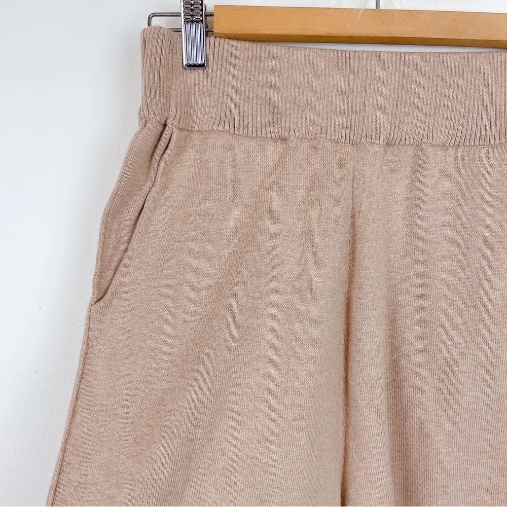 n:Philanthropy Bartley Sweatshirt & Balfour Short Taupe - Image 6