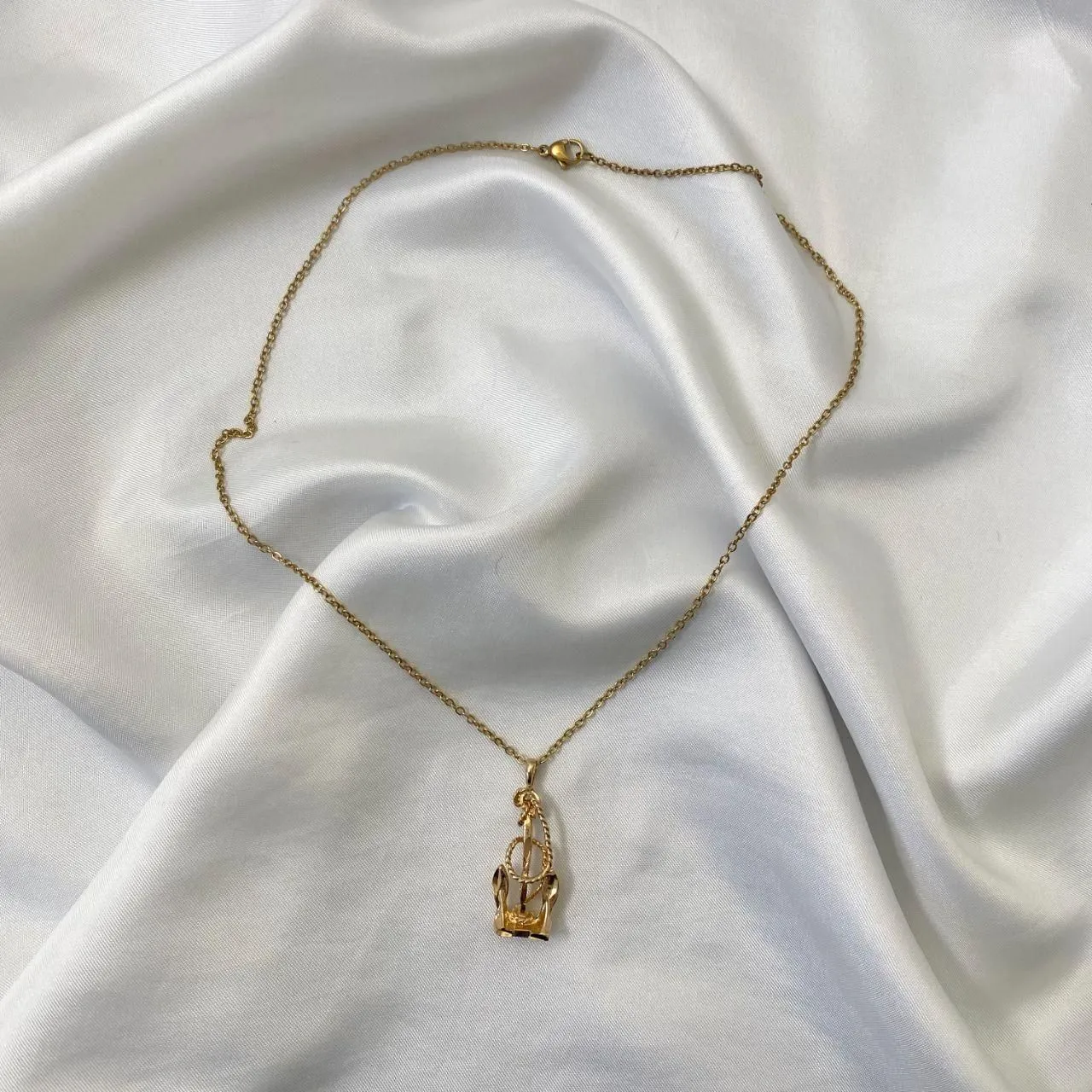VTG Dainty Gold Toned Nautical Maritime Anchor Pendant Necklace Fisherman Core - Image 4
