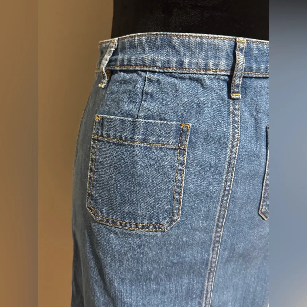 EUC Loft Medium Wash Denim Button Front Frayed Mini Skirt size 00P - Image 6