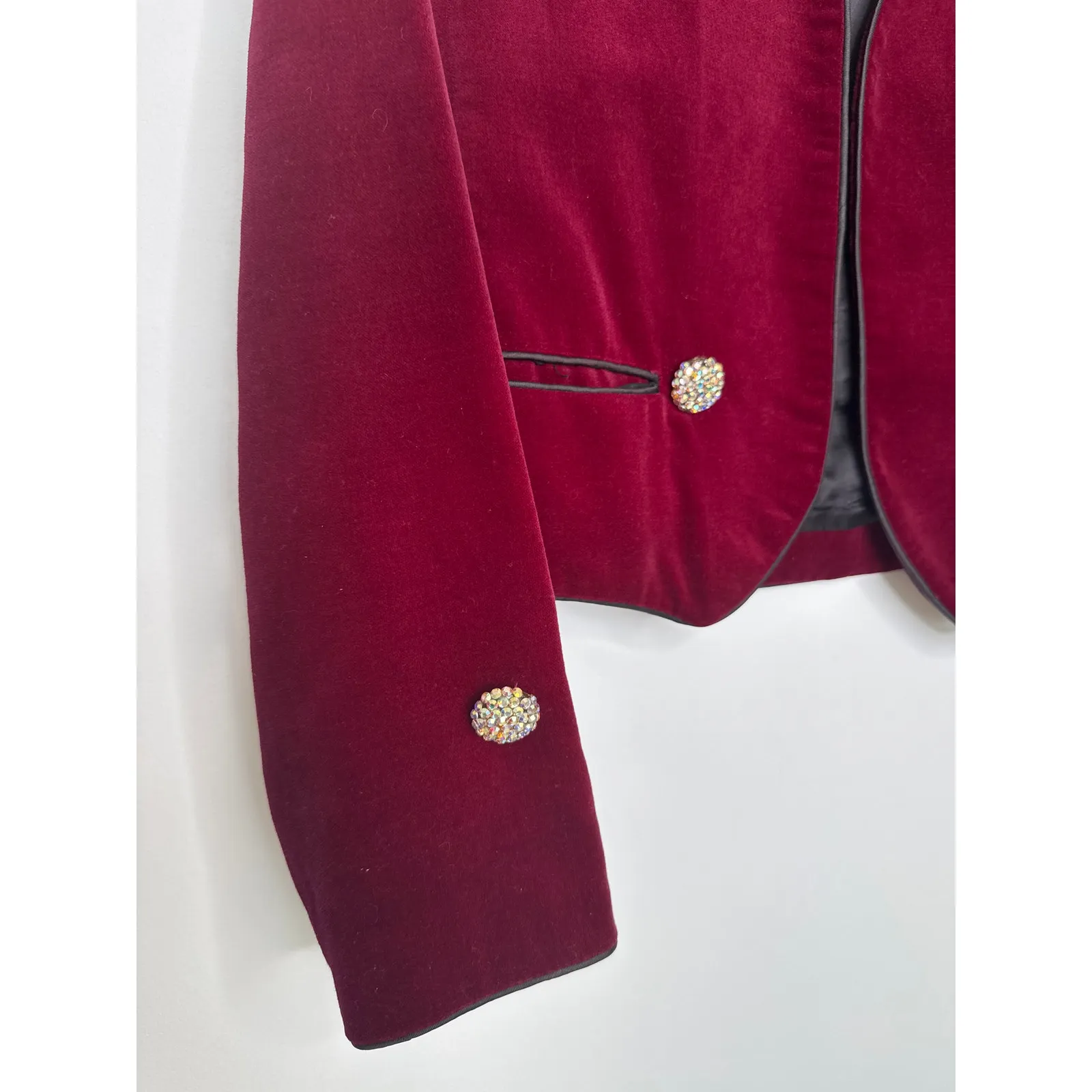 Vintage Jones New York Burgundy Velvet crop open front Blazer Jeweled Button Med - Image 4
