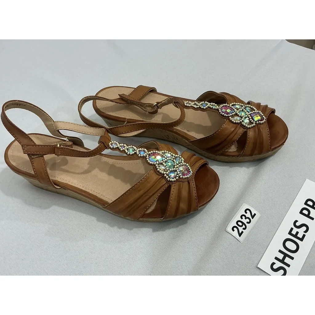 Womans American Eagle 5.5 Slip On Strappy Peep Toe Brown Wedge Sandals - Image 2