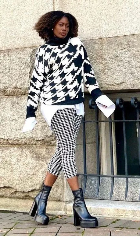 NWT  PLATFORM HEELED ANKLE BOOTS - Image 13