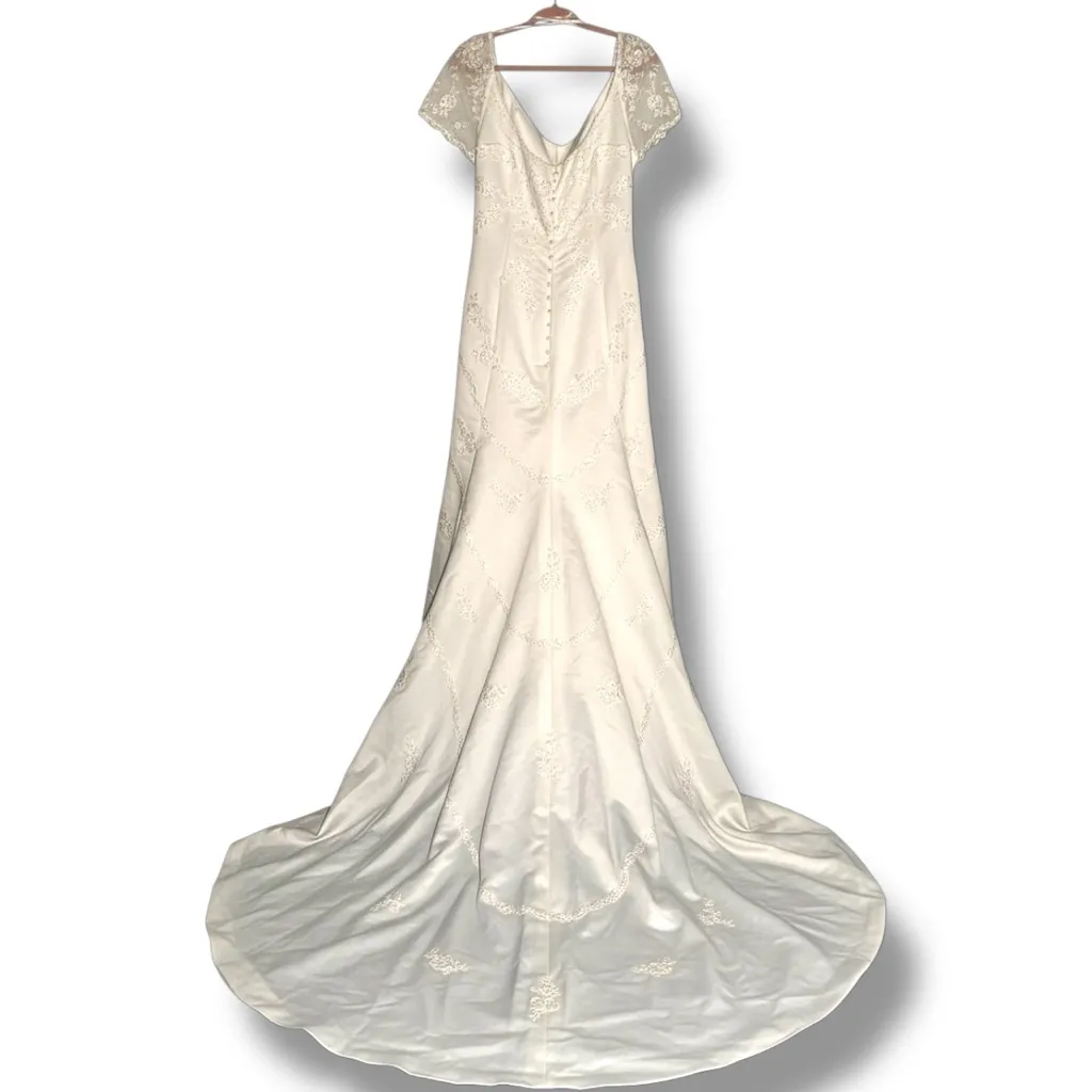 Timeless Beauty 846 Plus Size Ivory Fitted Beaded Embroidery Wedding Dress 20 - Image 3