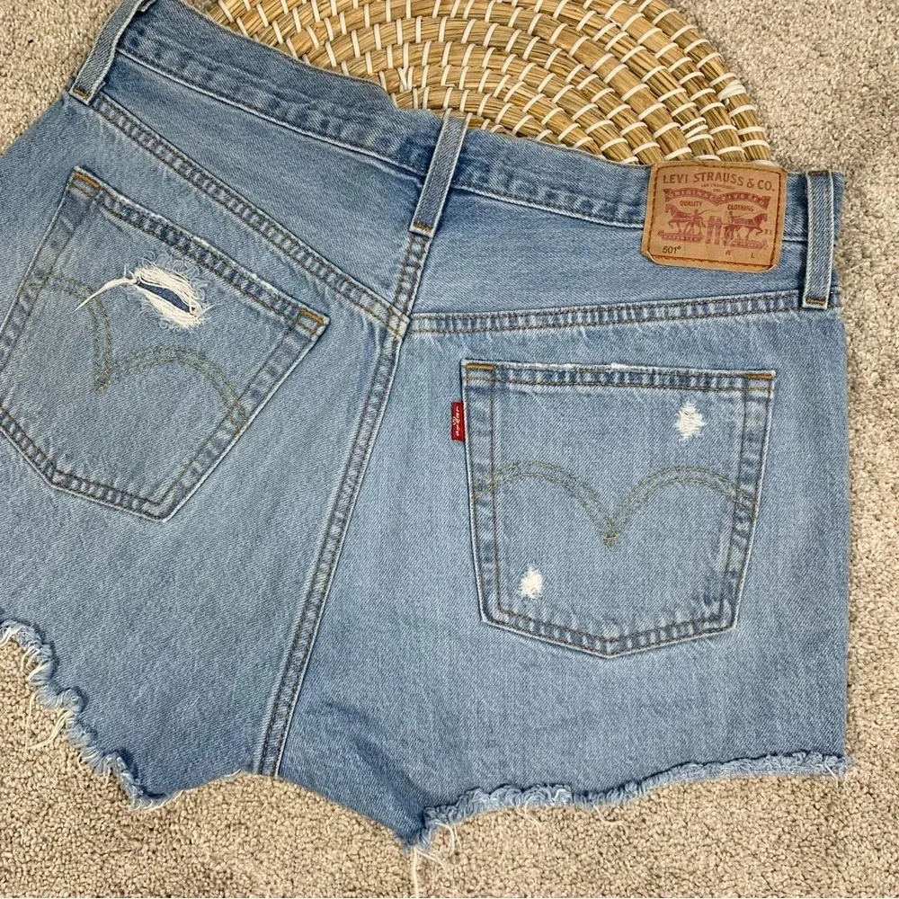 Levi’s 501 Women’s Original Shorts Denim High Rise in Sansome Straggler Size 29 - Image 8