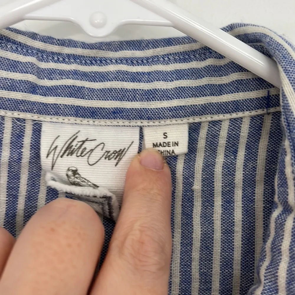 White Crow  Small Blue and White Pinstripe Lace Button Down Sleeveless Blouse - Image 4