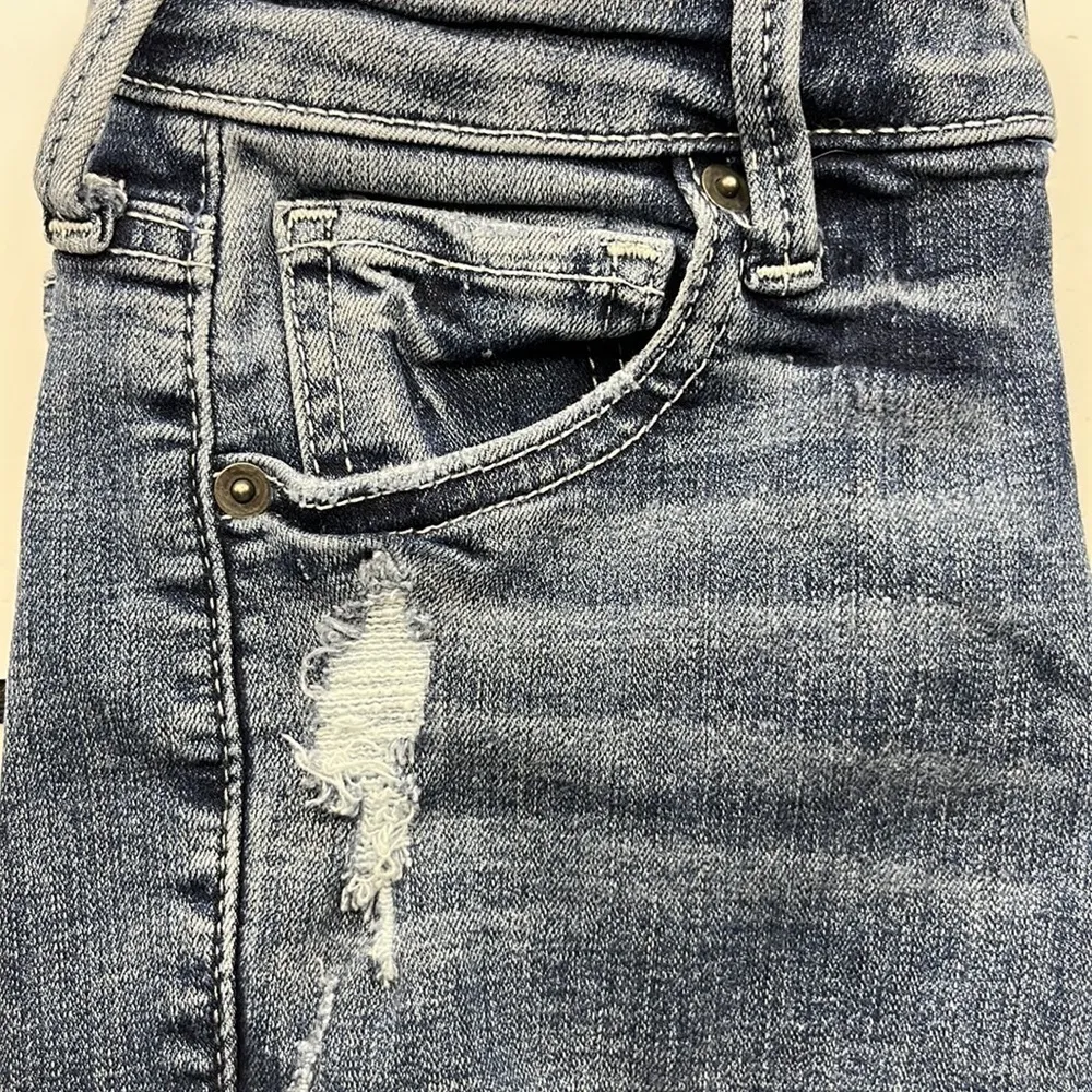 True Religion Riley Knee Shorts Size 25W - Image 15