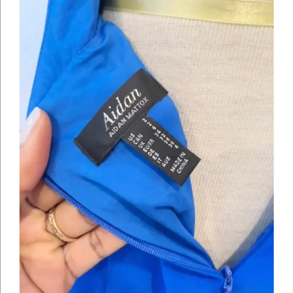 AIDAN MATTOX Plunging V-Neck Gown - Image 9