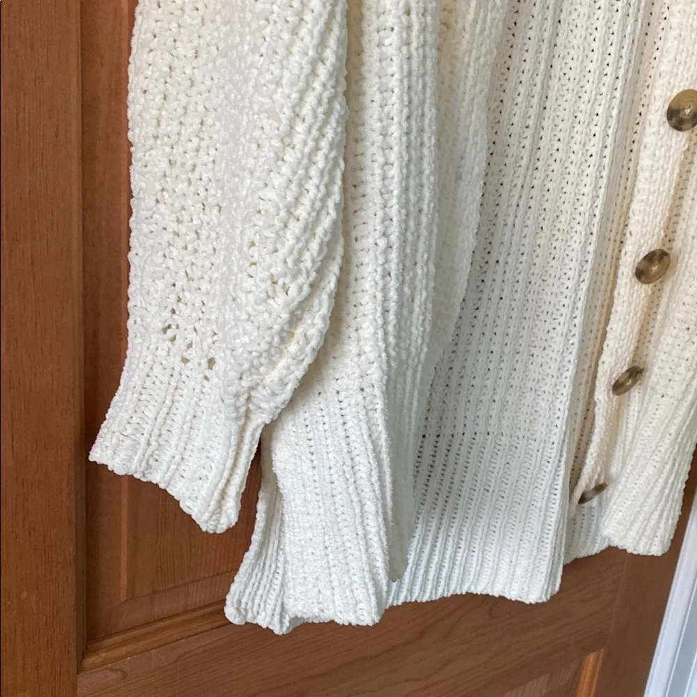 Urban Outfitters Size Extra Small XS Oversized Women's Teen Cream Sweater NWT - Image 4