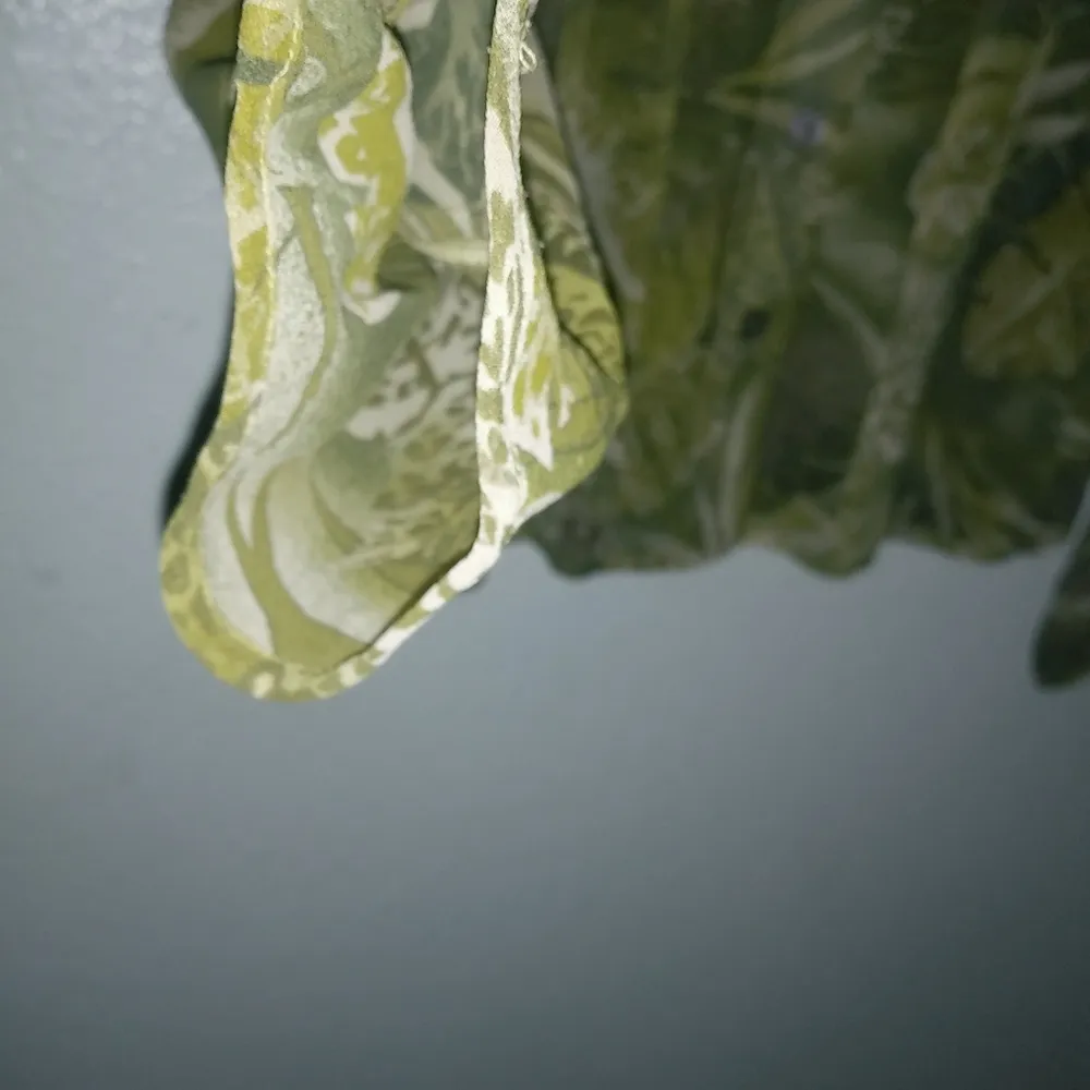 Chicos 2 12 Silk Pocketed Long Sleeved Safari Print Button Down Top Semi-Sheer - Image 4