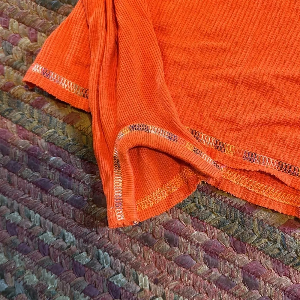 URBAN OUTFITTERS ORANGE WAFFLE KNIT HENLEY LONG SLEEVE CROP TOP - Image 3