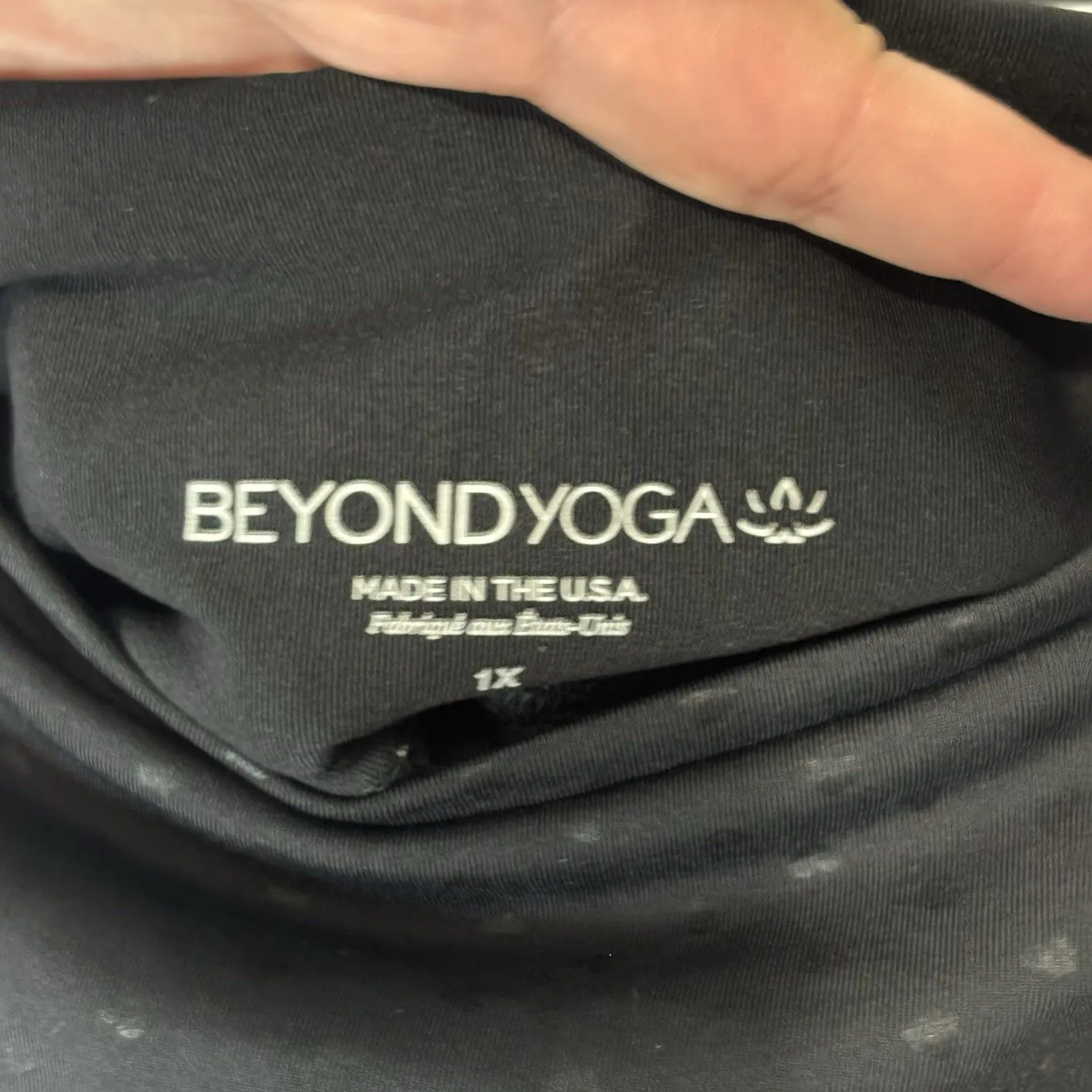 Beyond Yoga Hearts PowerShine High Waisted Black Midi Legging Women Plus Size 1X - Image 7