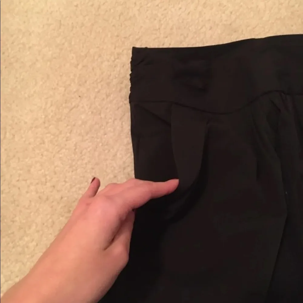 Banana Republic black skirt with pockets - Image 4