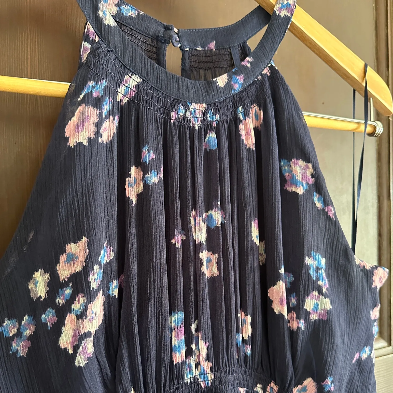 A PEA IN THE POD | Navy Blue Floral Chiffon Halter Maxi Dress | Size Small - Image 4