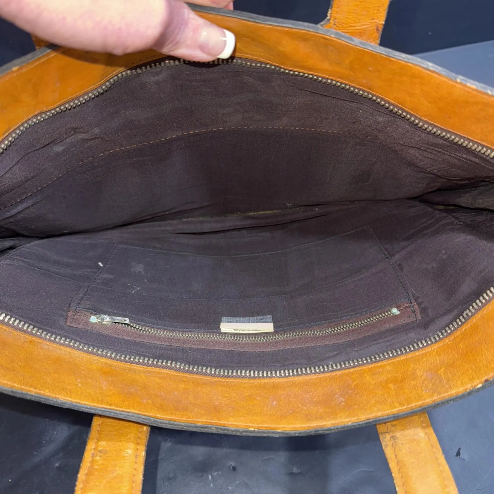 Vintage Genuine Leather Tan Rustic Distressed Workwear Satchel Briefcase Bag - Image 10