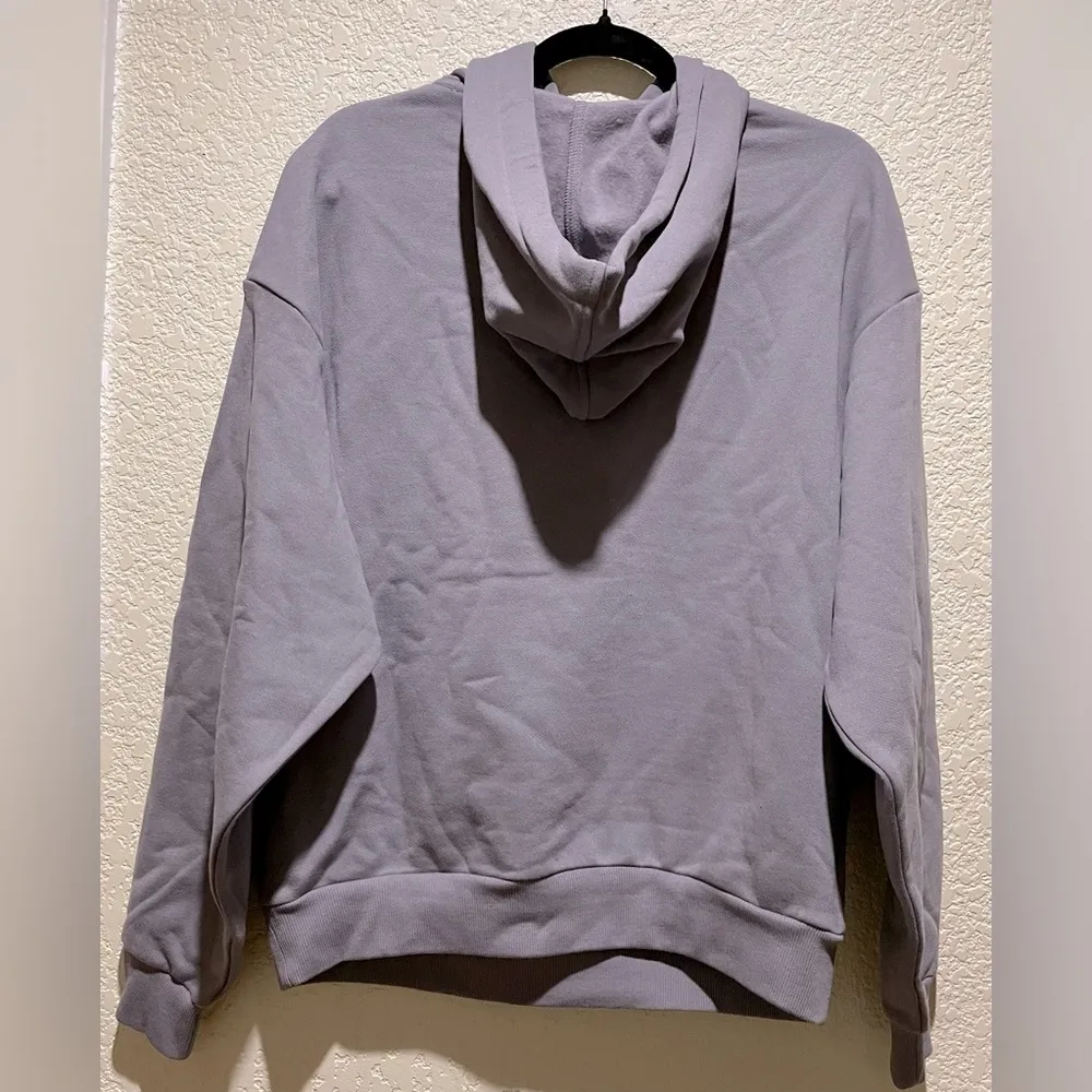 NWT Alo Yoga Special Edition Accolade Hoodie Fog Color SOLD OUT Color Size S - Image 3