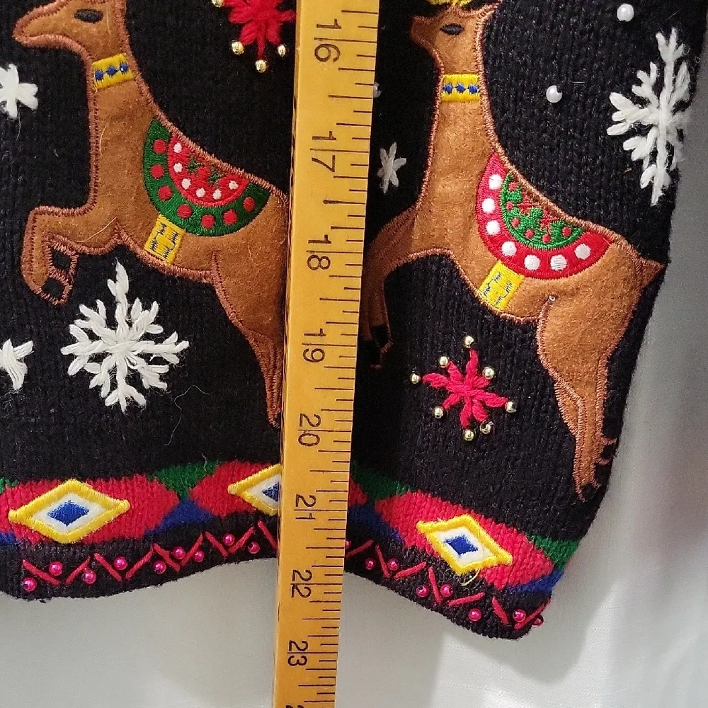 Hampshire Studio Vintage Sweater with Reindeer and Snowflake Design Embroidered Black - Image 8