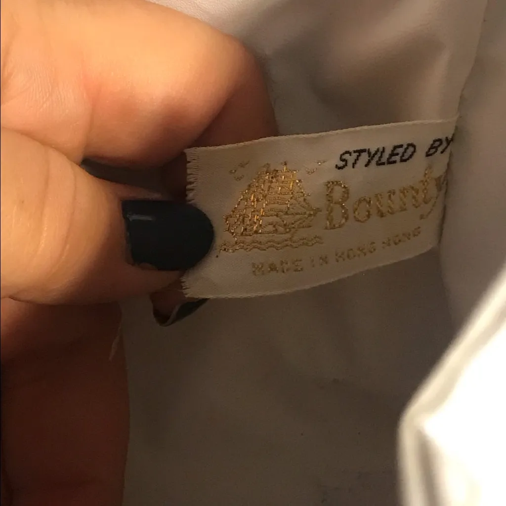 VINTAGE 1960'S STYLED BY BOUNTY WHITE WICKER WITH MAUVE & GRAY FAUX SUEDE BAG - Image 13