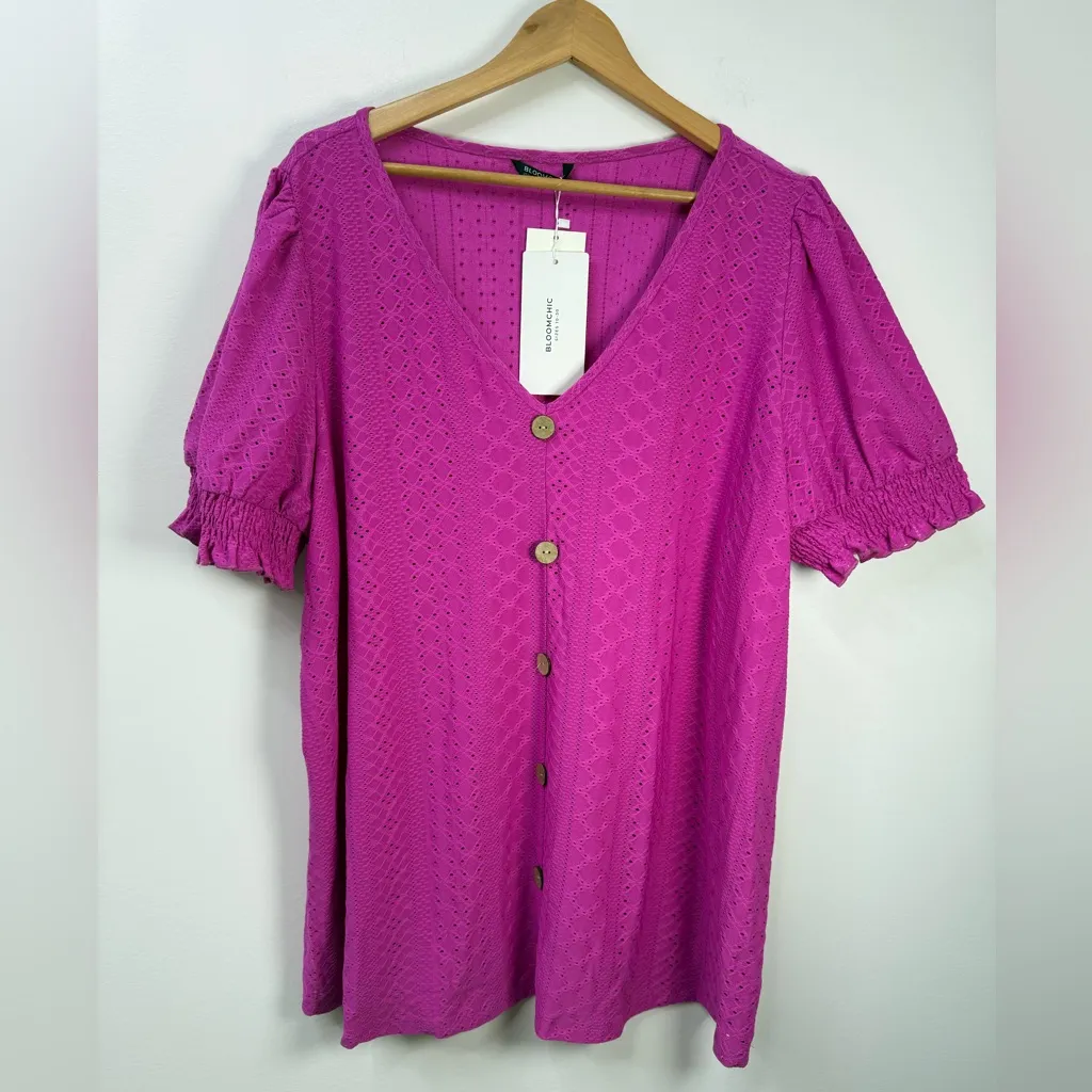 NEW BloomChic Pink Button - Image 2