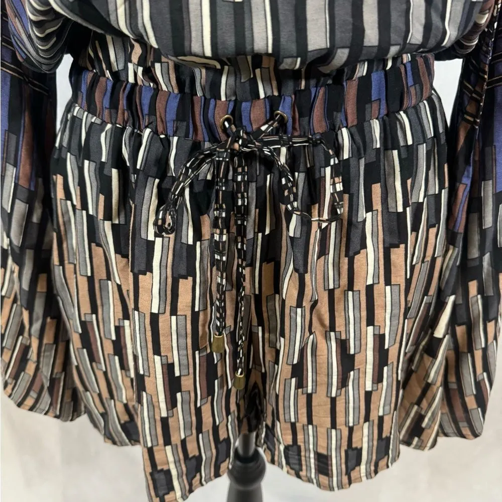 Blush Boutique long sleeve open back geometric print romper size large - Image 5