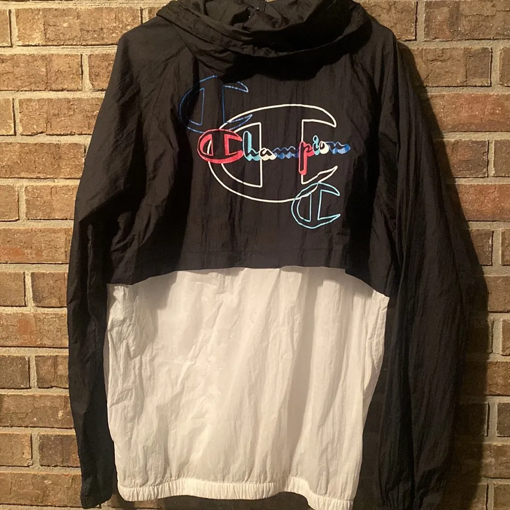 Champion Super cute lightweight  windbreaker - Image 4