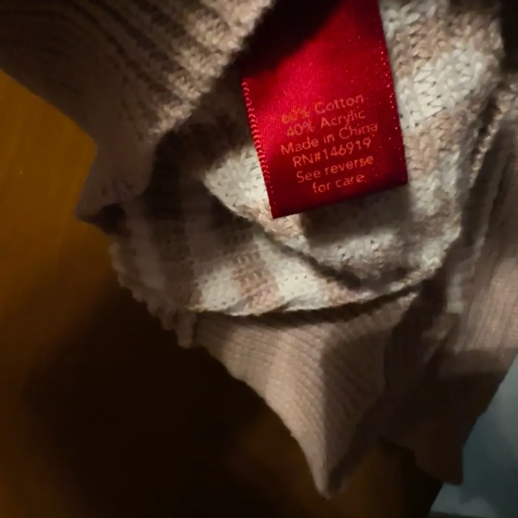 Jennifer Lopez long sleeve sweater - Image 6