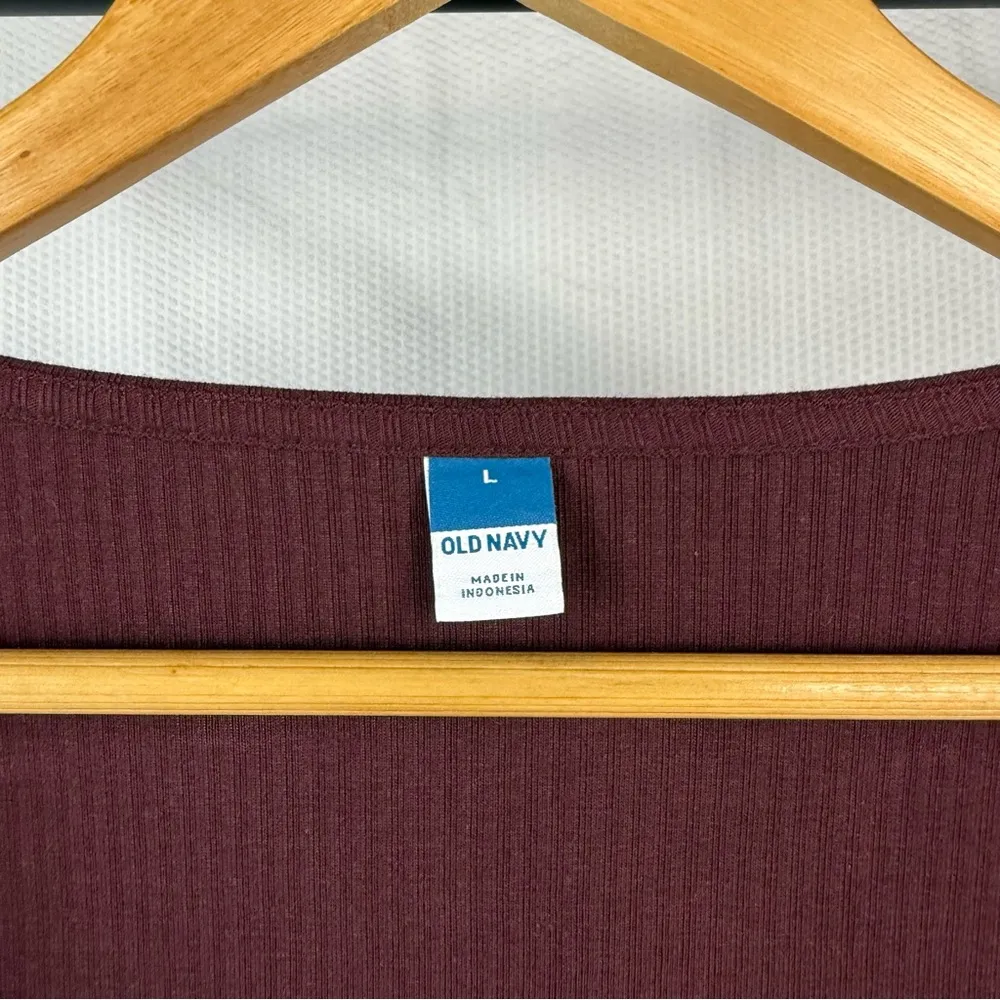 Old Navy Burgundy Ribbed Top NEW - Image 3