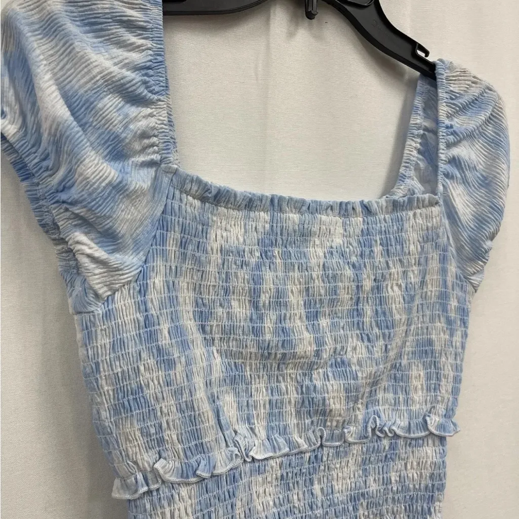 Lush Crop Top Women’s Blue White Tie Dye Smocked Large New with Tags - Image 6