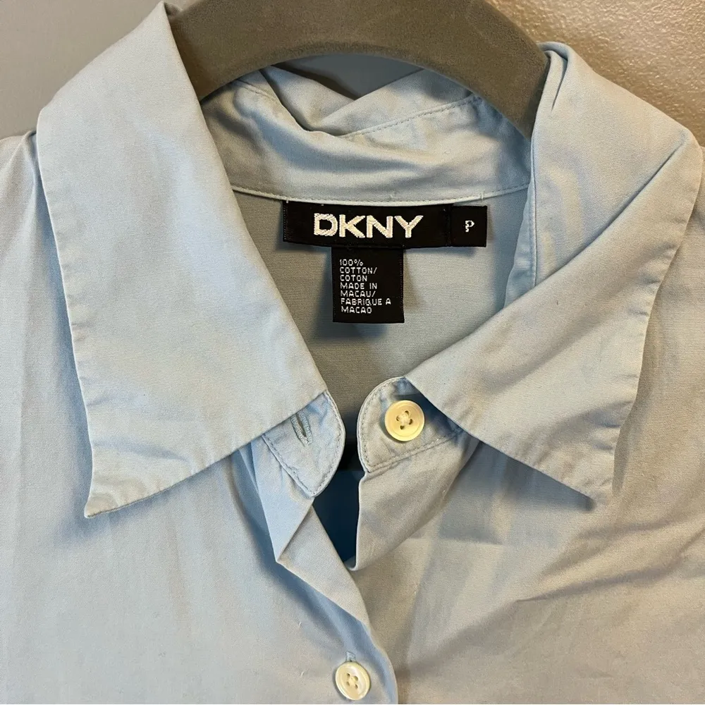 DKNY Shirt Women’s Blue Button Down 100% Cotton Shirt Sz P (XS) GUC Work Wear - Image 2
