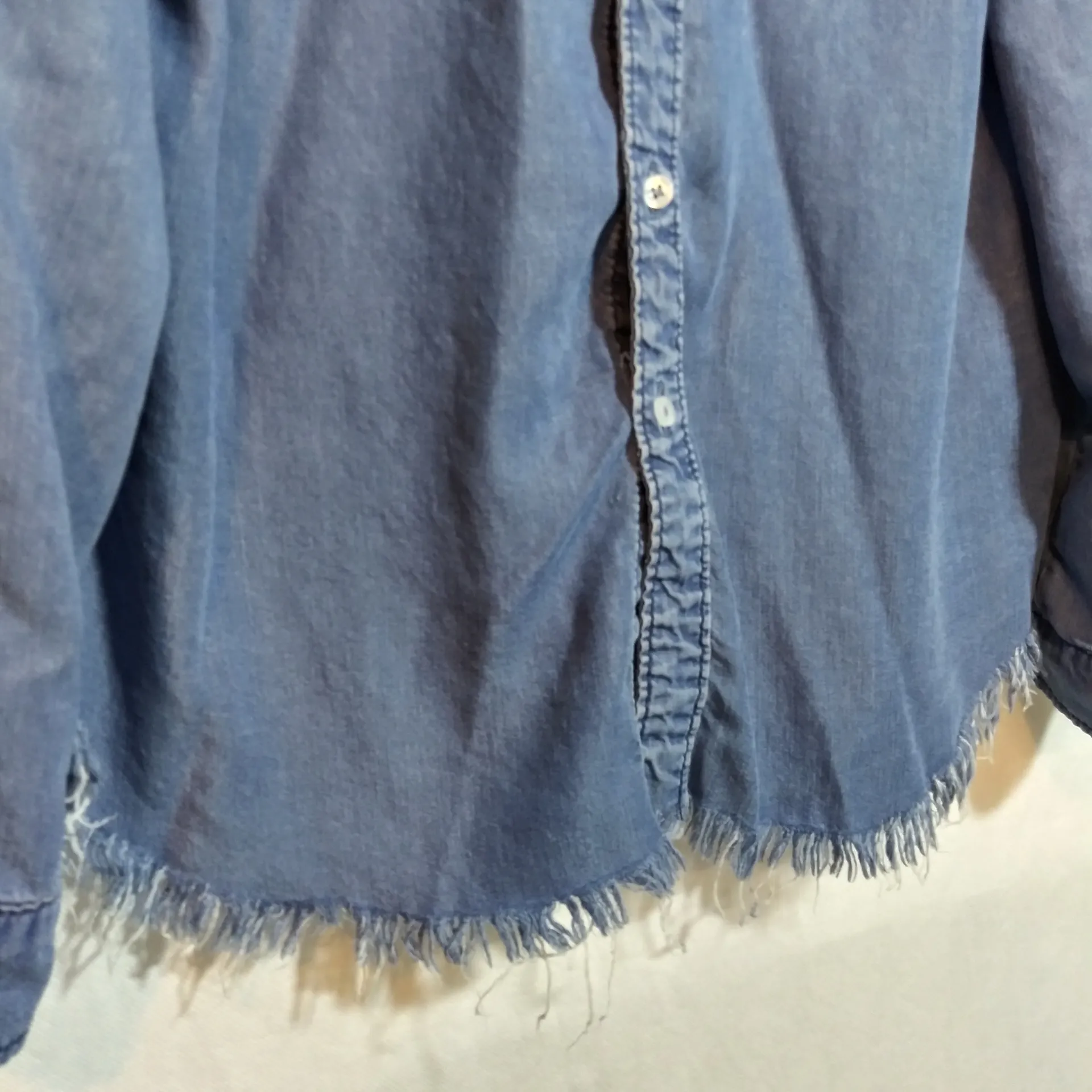 Umgee Distressed Blue Chambray Button-Up Shirt Size L - Image 5