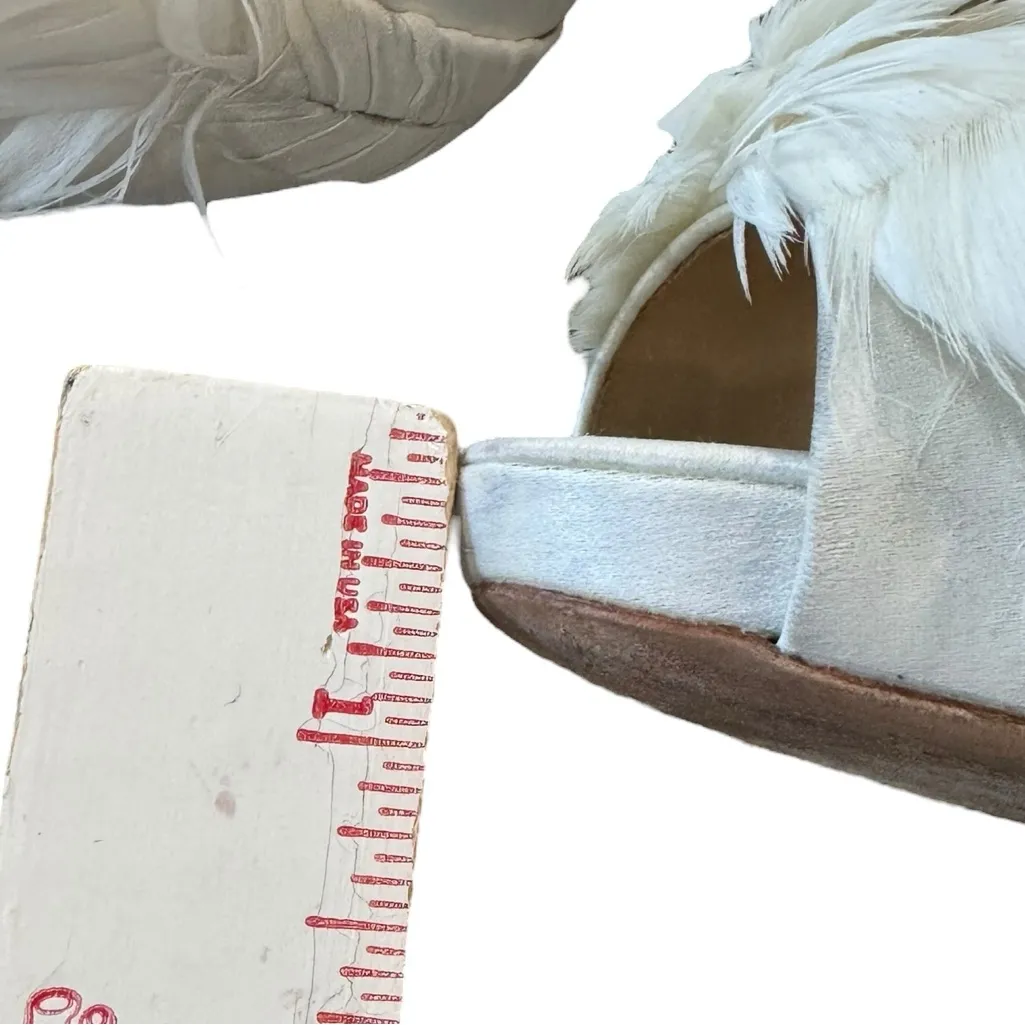 Badgley Mischka Piper Feather Open Toe Wedding Pumps white satin Size 7 - Image 10