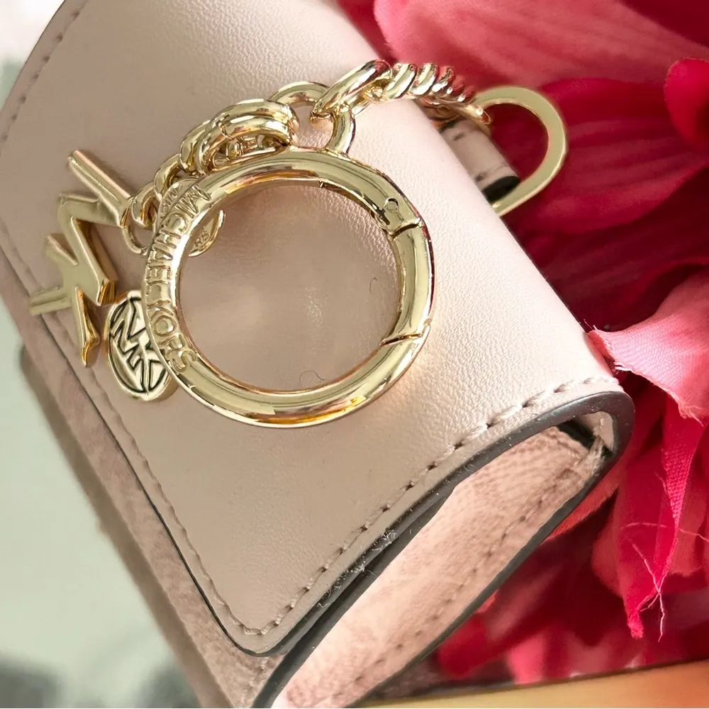 Michael Kors Blush Pink AirPod Case NWT - Image 5