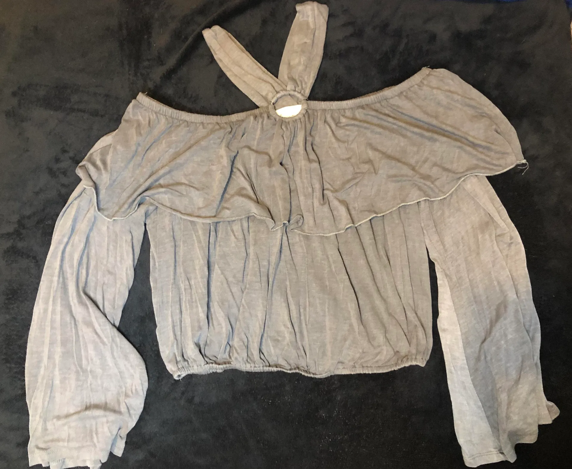 Cold Shoulder Crop Shirt Gray Size M - Image 2