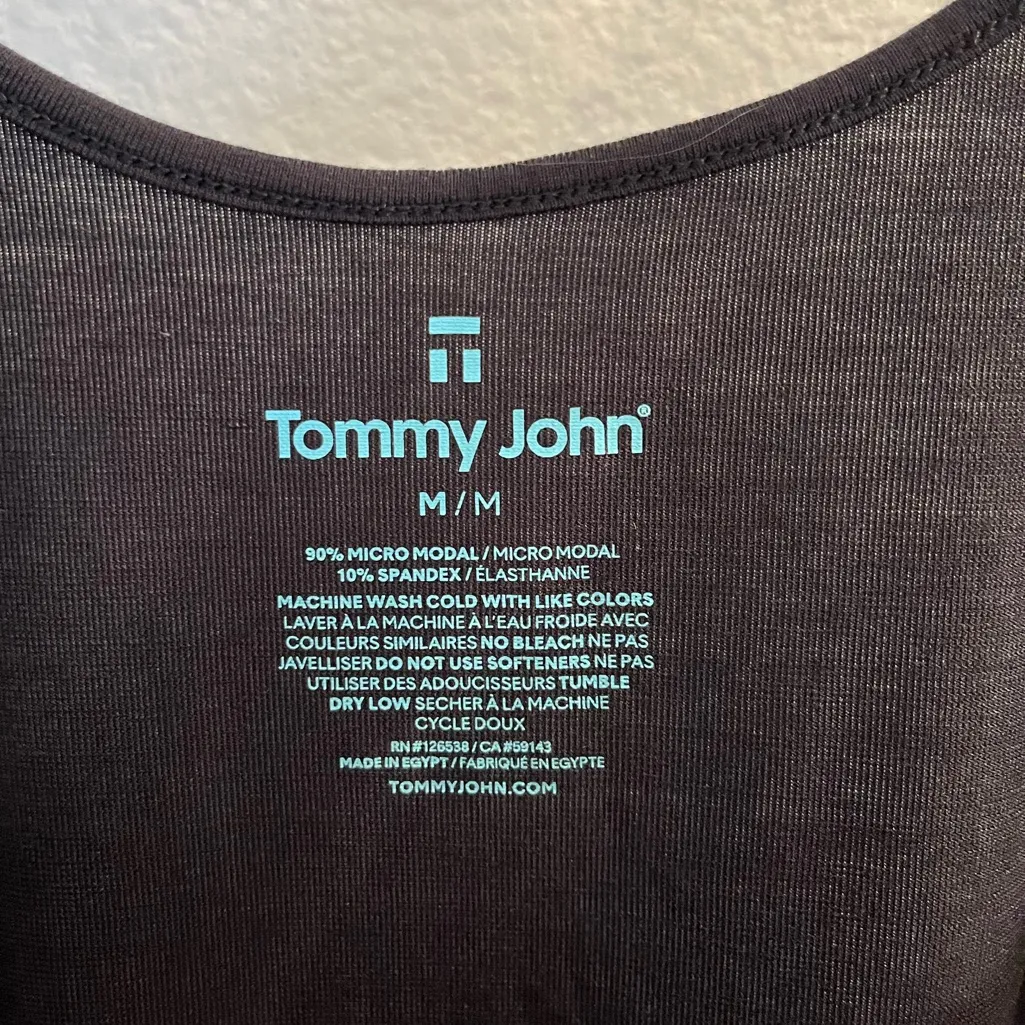 Tommy John Second Skin Sleep Tank Scoop Neck Black Medium - Image 4