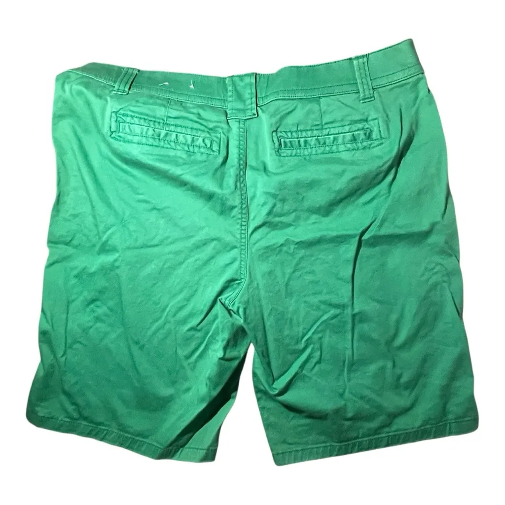 Woman St John’s Bay Green Chino Shorts With 2 Buttons Front Closure - Image 2