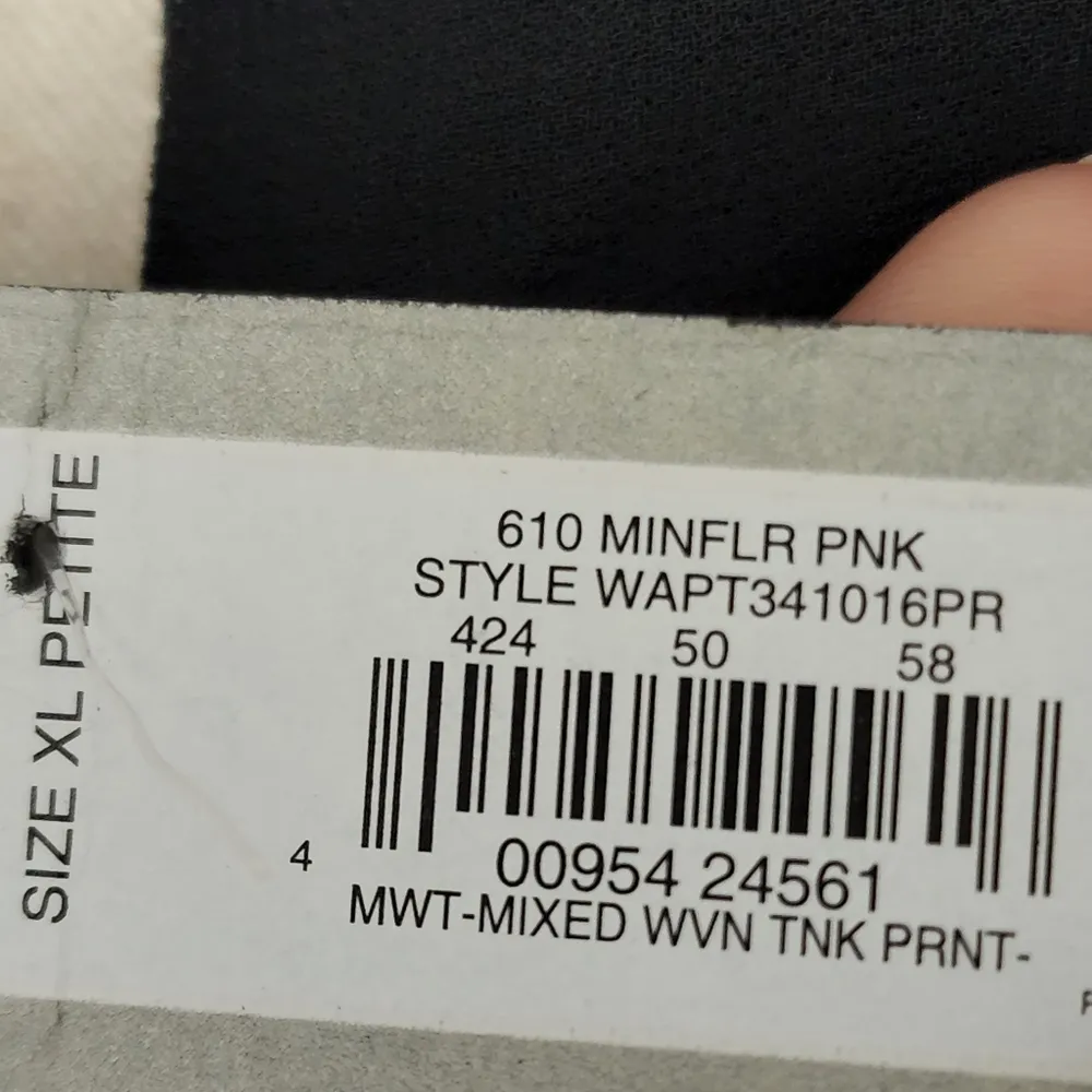 Apt. 9 plum white petunia floral sleeveless blouse size xlp - Image 6