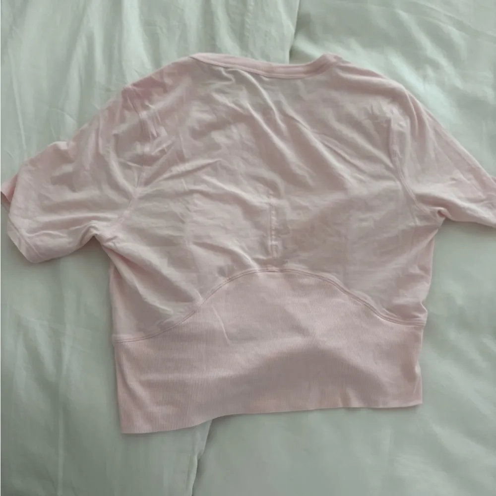 Lululemon cropped top - Image 3