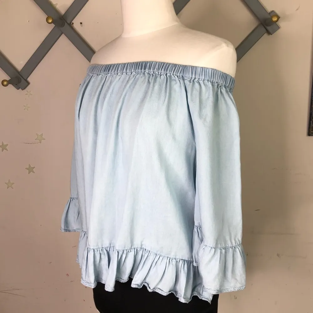 Jane And DeLancey Ruffle off the shoulder chambray Blouse - Image 6