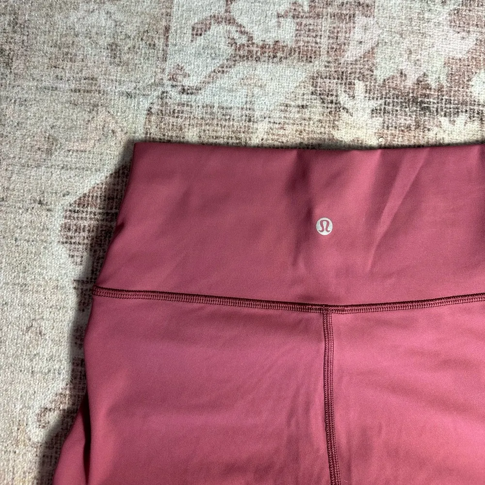 Lululemon Mauve Cropped Leggings - Image 3