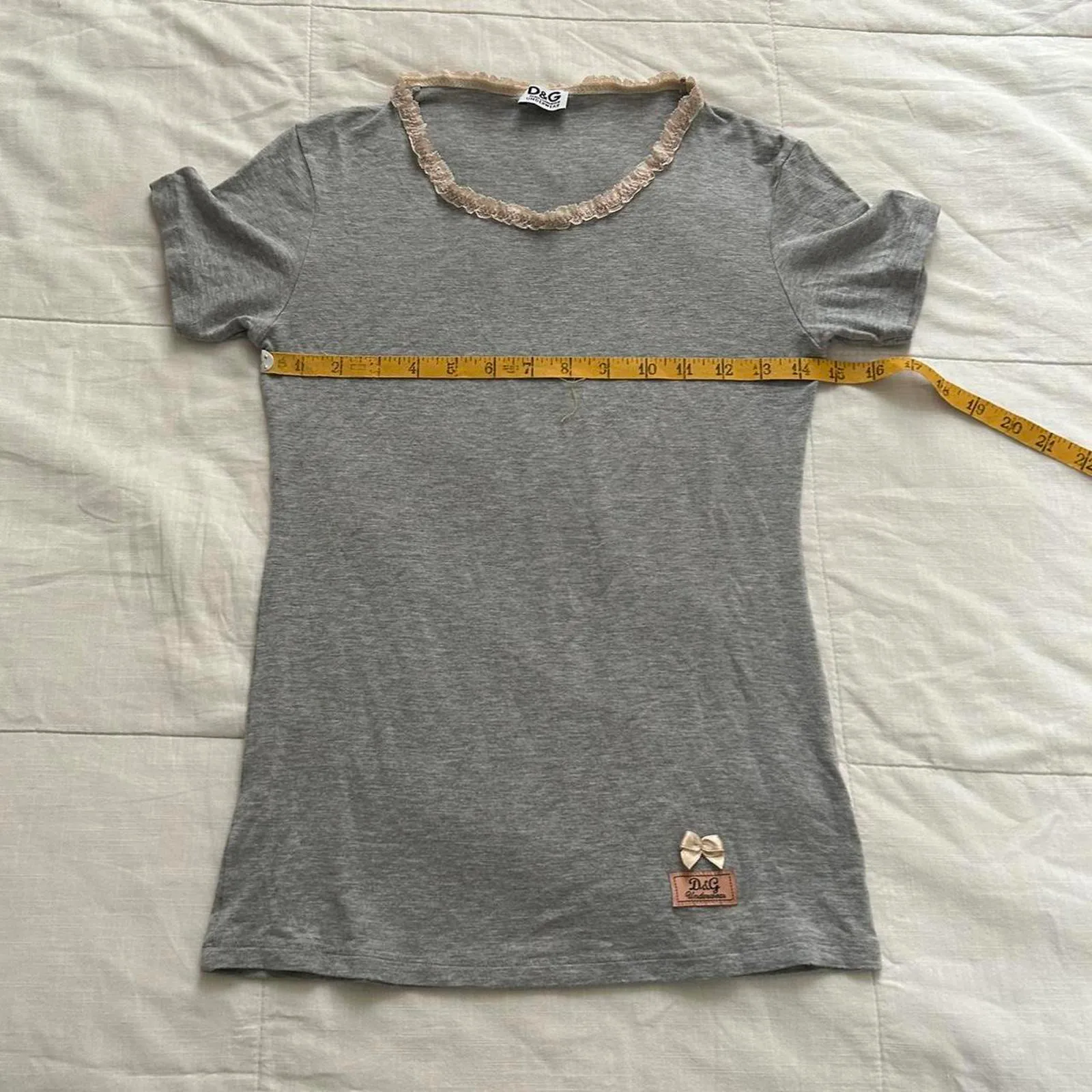 D&G dolce and gabbana grey pink lace neckline trim tee with little bow detail - Image 7