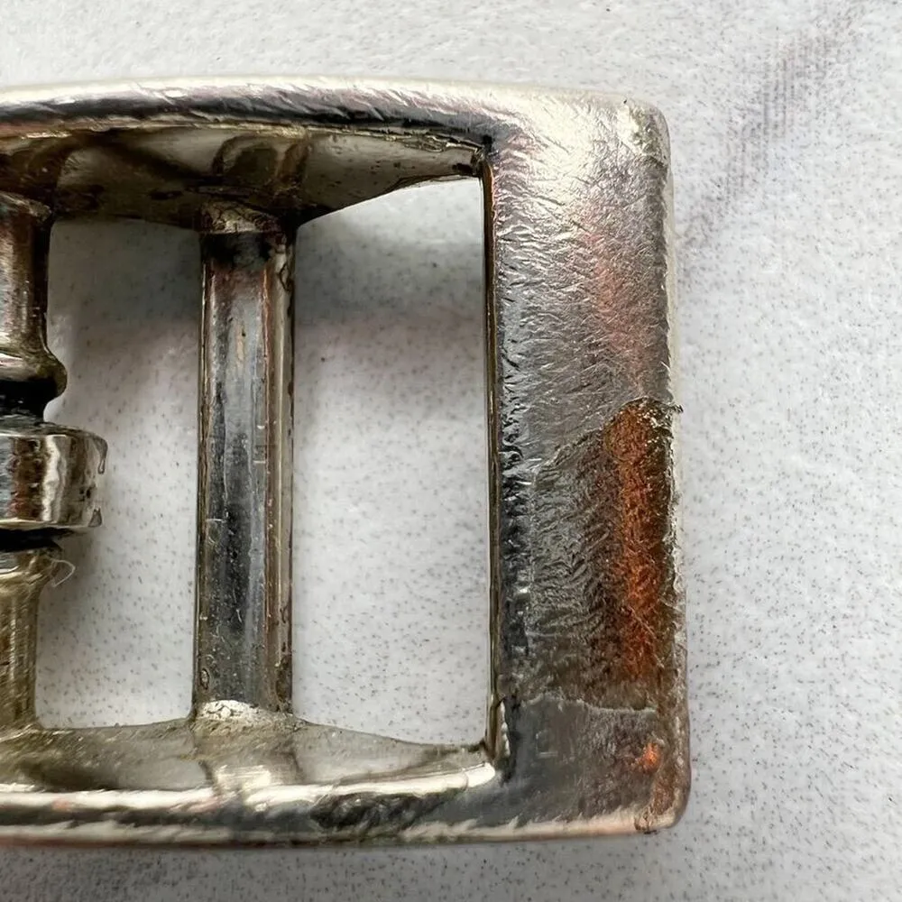 Small Silver Tone Simple Basic Belt Buckle - Image 3