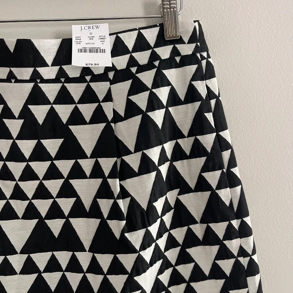 J Crew Factory NWT Black White Geometric Triangles Mini Skirt Sz 4 Minimalist - Image 2