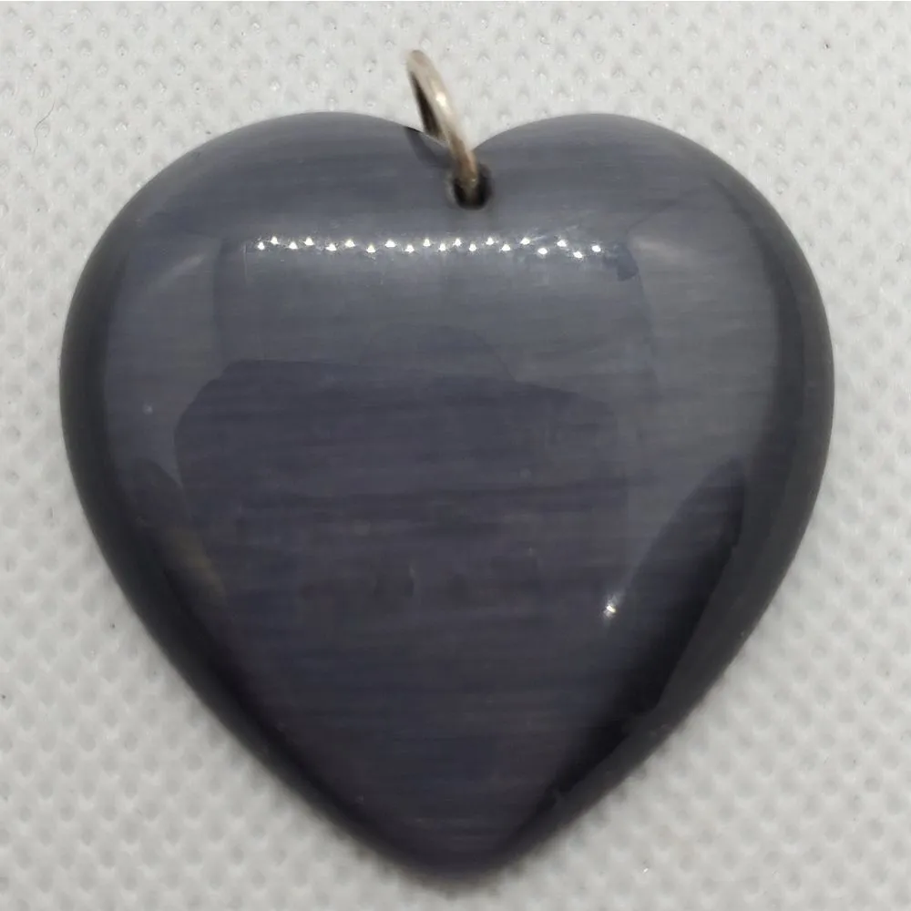 Gray Cat's Eye Heart Pendant Black - Image 2