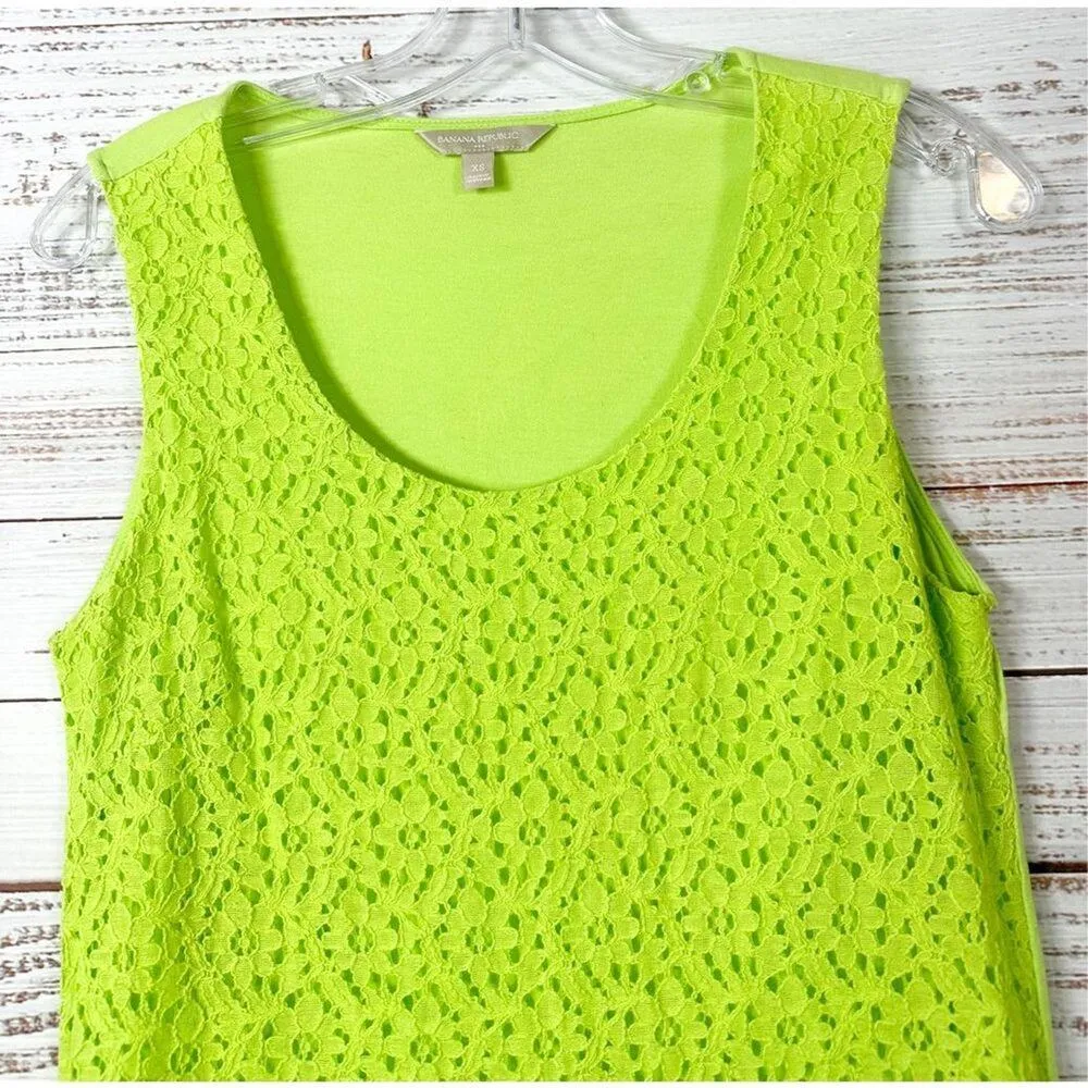 Banana Republic Women's Lace Sleeveless Floral Tank Top Neon Green XS - Image 2