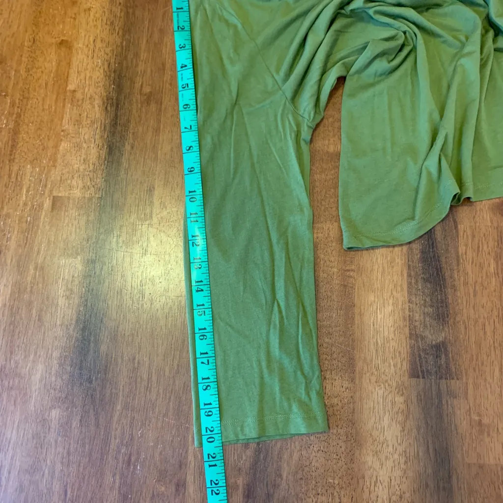 Jones New York Sport V-Neck Top XL Olive Green Pleated Detail Neck line - Image 7