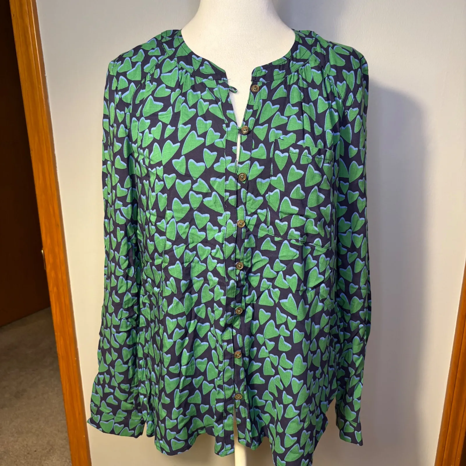 Anthropologie Conversations My funny valentine Heart Button Up Blouse Size 8 - Image 2