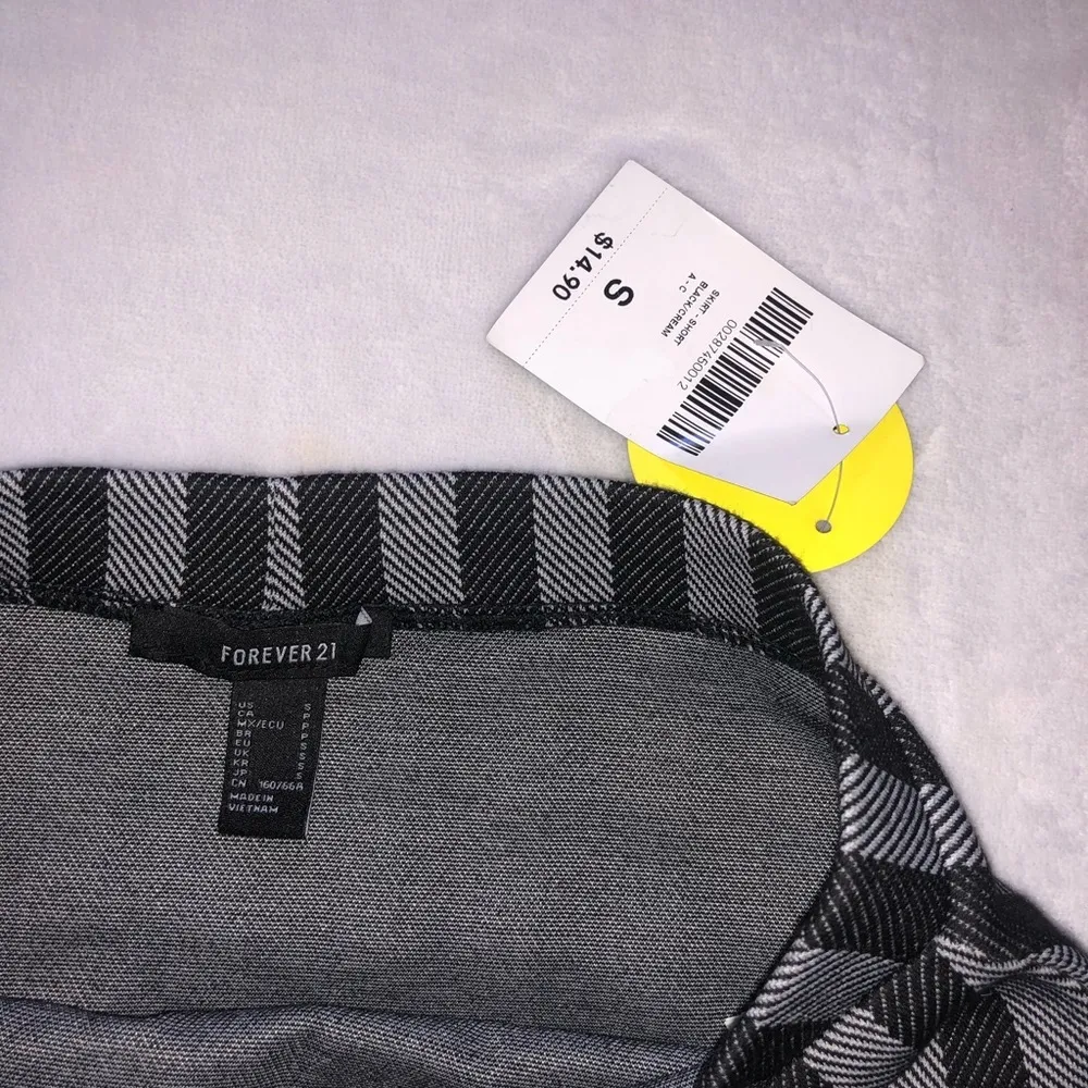 Forever 21 Body con Skirt - Image 2